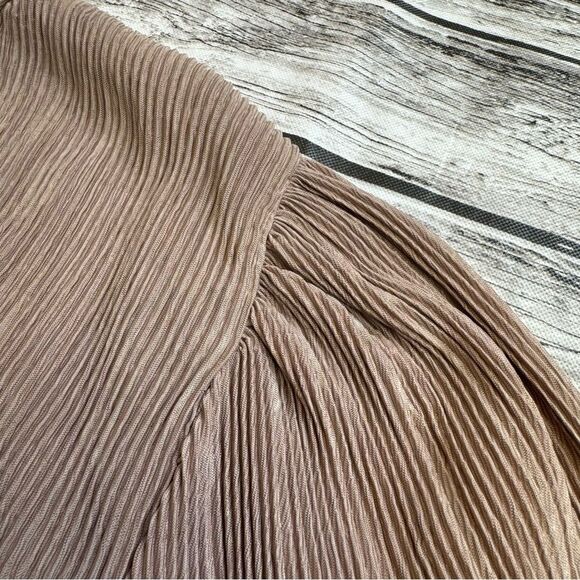 Pull & Bear Women's Accordion Pleat Blouse XL Extra Large Tan Beige Light Brown - Picture 7 of 15